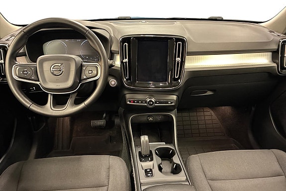 Volvo XC40 13 of 21