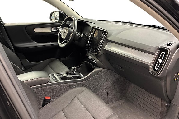 Volvo XC40 12 of 21