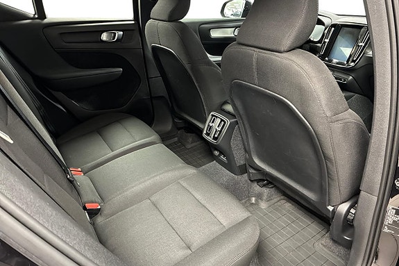 Volvo XC40 10 of 21
