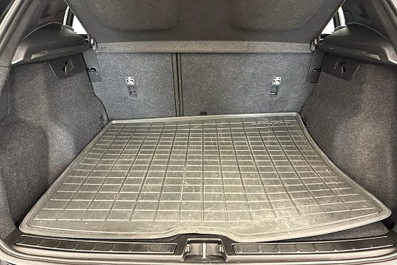 Volvo XC40 15 of 21