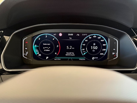 Volkswagen Passat 19 of 23