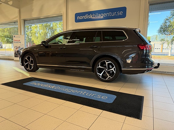 Volkswagen Passat 3 of 5