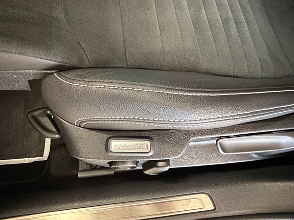 Volkswagen Passat 12 of 23