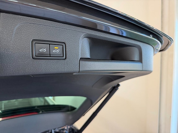 Volkswagen Passat 9 of 23