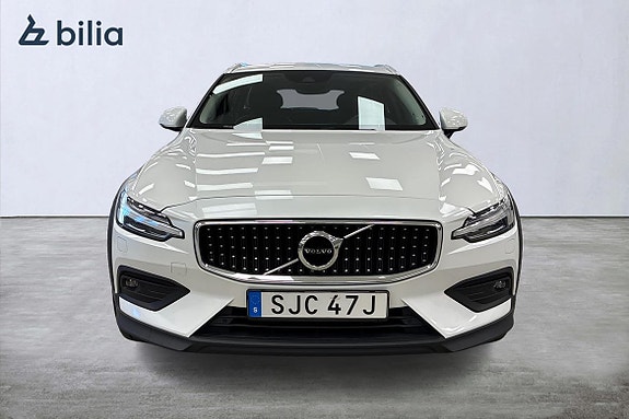 Volvo V60 Cross Country 4 of 5
