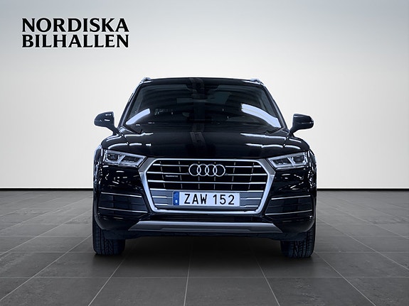 Audi Q5 2 of 5