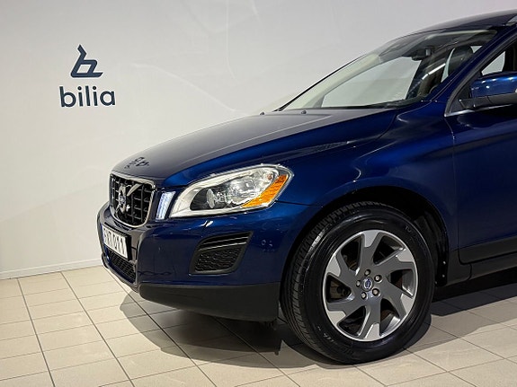 Volvo XC60 2 of 5