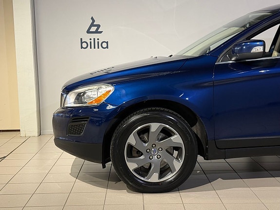 Volvo XC60 3 of 5