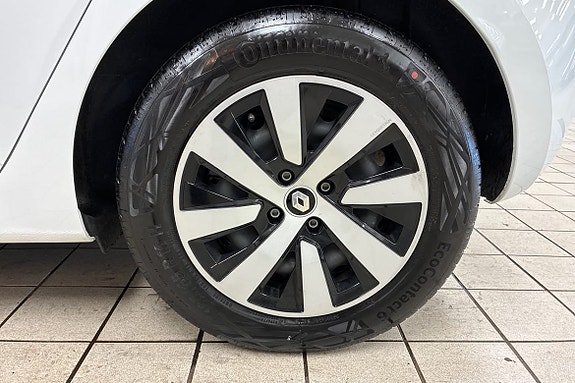 Renault Clio 17 of 21