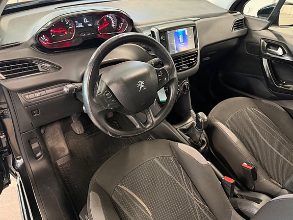 Peugeot 208 10 of 15
