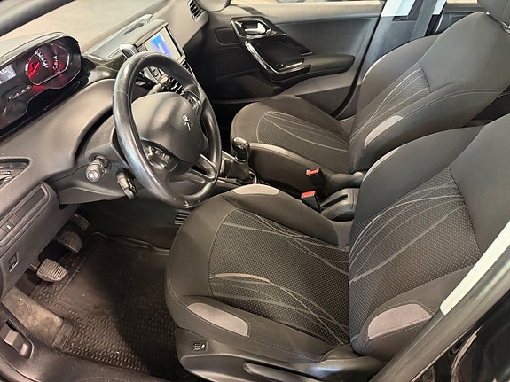 Peugeot 208 9 of 15