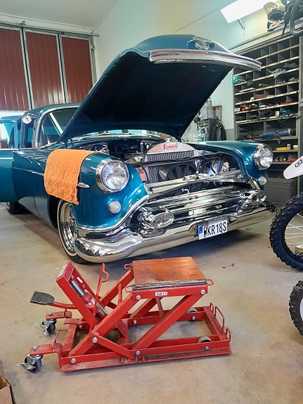 Oldsmobile 88 4 of 8