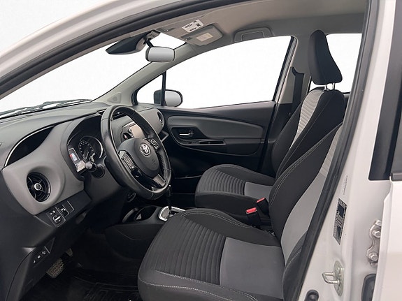 Toyota Yaris 15 of 26