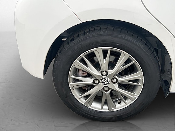 Toyota Yaris 24 of 26