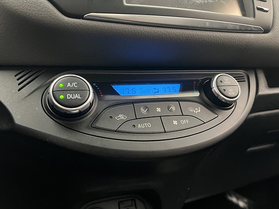 Toyota Yaris 19 of 26