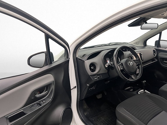 Toyota Yaris 14 of 26
