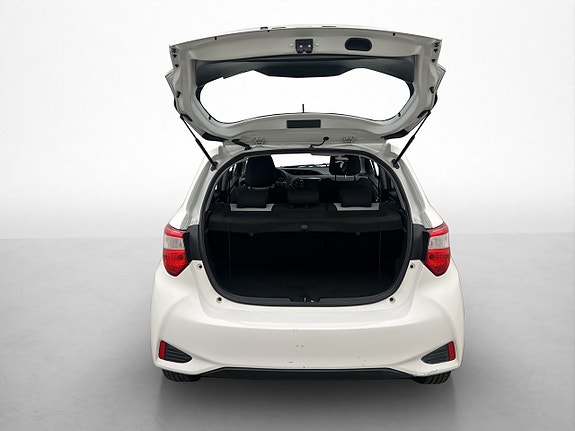 Toyota Yaris 8 of 26