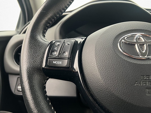 Toyota Yaris 22 of 26