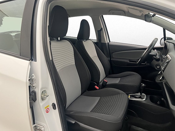 Toyota Yaris 9 of 26