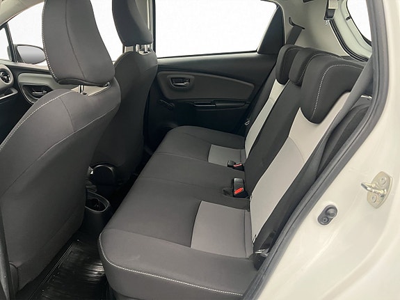 Toyota Yaris 11 of 26