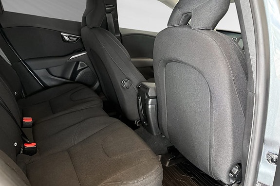 Volvo V40 Cross Country 11 of 20
