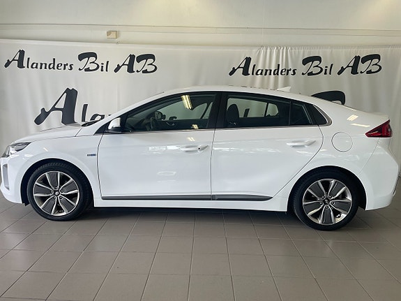 Hyundai IONIQ 5 of 5