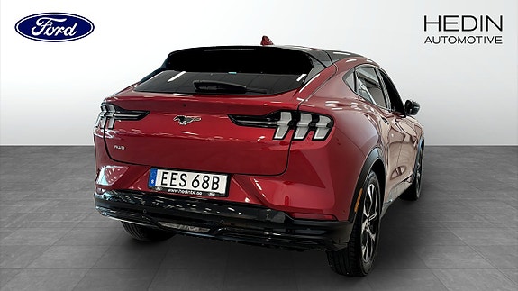 Ford Mustang 2 of 5