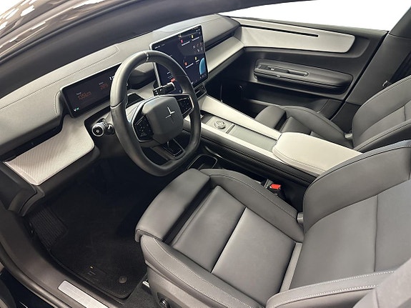 Polestar 4 8 of 14
