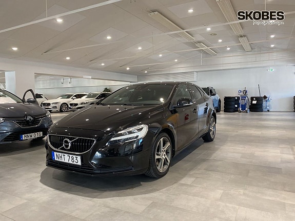 Volvo V40 3 of 16