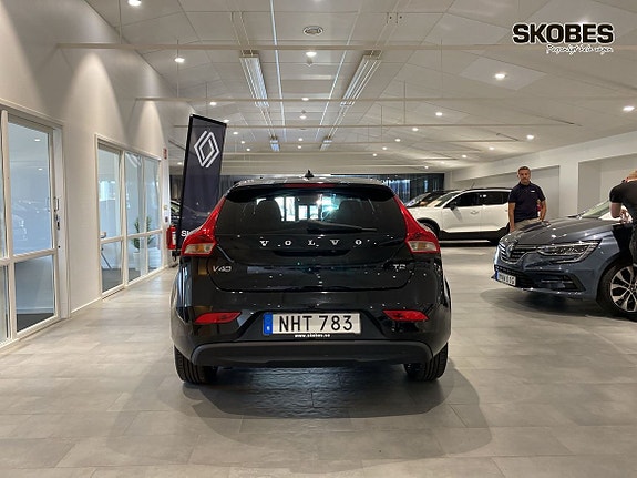 Volvo V40 5 of 16