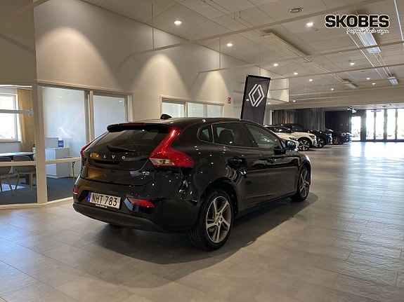 Volvo V40 6 of 16