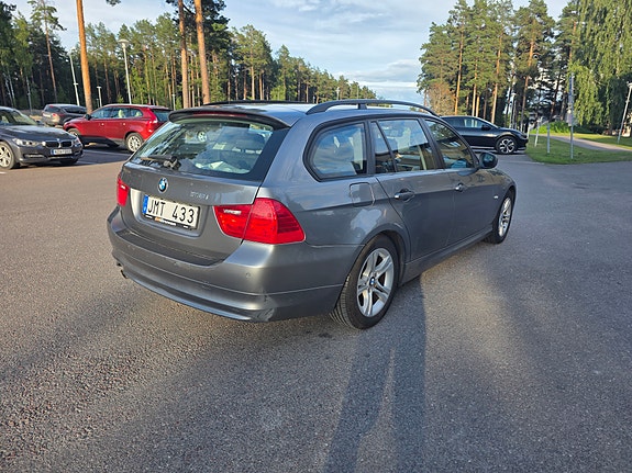 BMW 318i 5 of 5