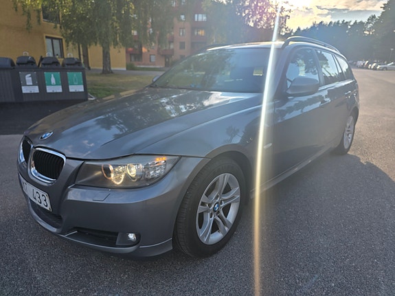 BMW 318i 2 of 5