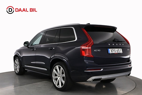 Volvo XC90 8 of 28