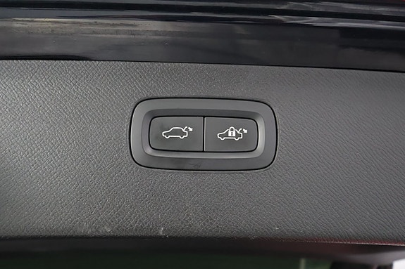 Volvo XC90 28 of 28