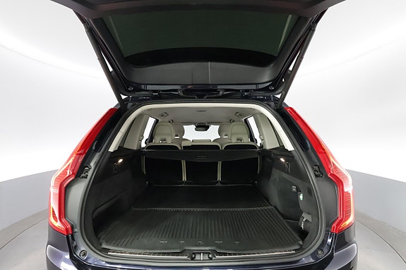 Volvo XC90 27 of 28