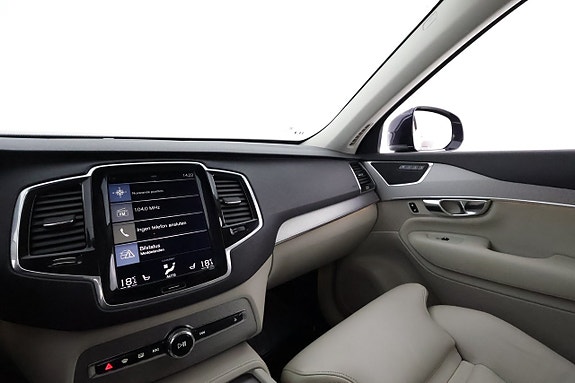Volvo XC90 23 of 28