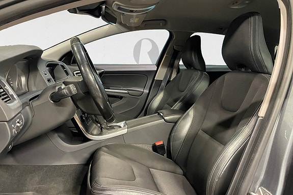 Volvo V60 3 of 5