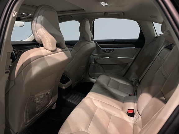 Volvo S90 13 of 26