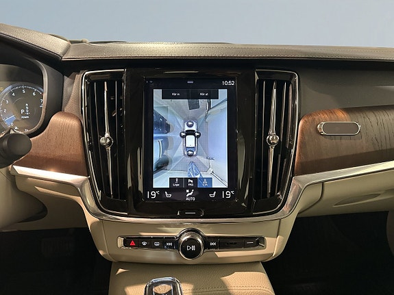 Volvo S90 15 of 26