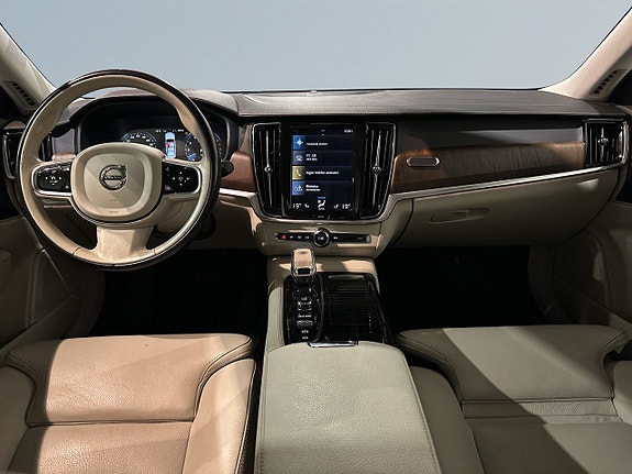 Volvo S90 8 of 26
