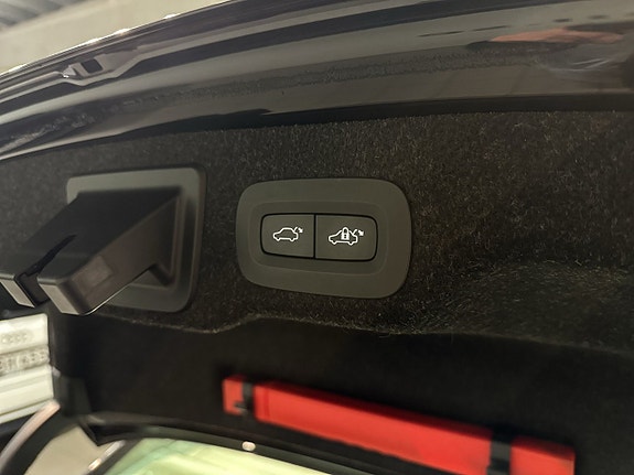 Volvo S90 17 of 26