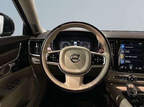 Volvo S90 9 of 26