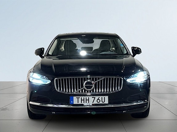 Volvo S90 2 of 5