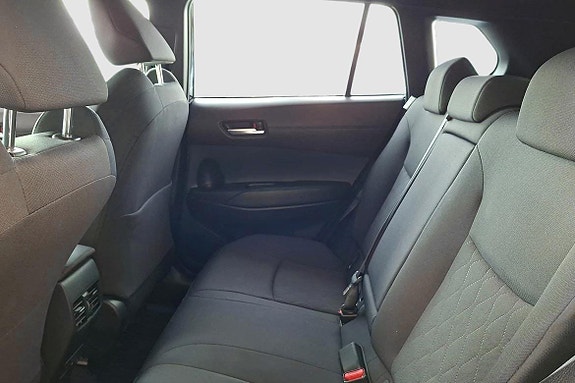 Toyota Corolla Cross 9 of 13