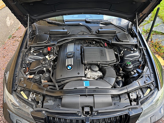 BMW 335i 6 of 6