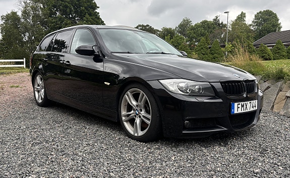 BMW 335i 3 of 5