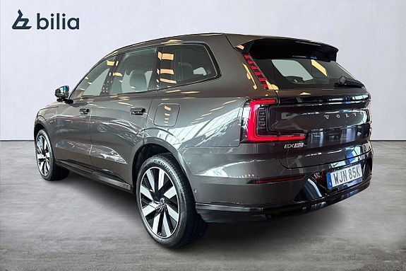 Volvo EX90 2 of 5