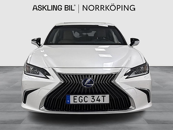 Lexus ES300h 5 of 10