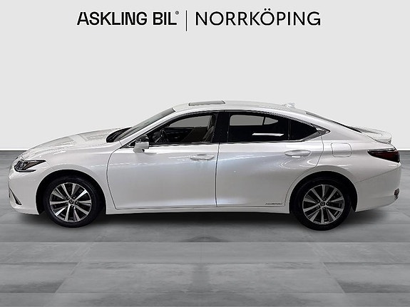 Lexus ES300h 3 of 10